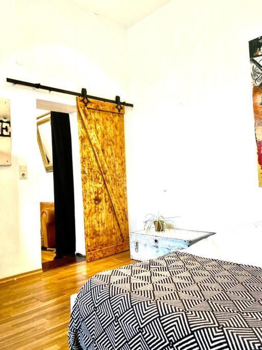 Artistic Altbau Apartment