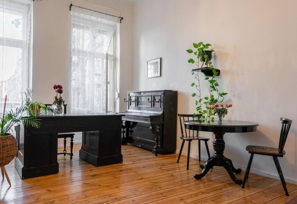 Artistic Altbau Apartment *
